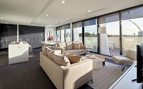 381 Cremorne