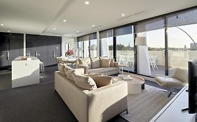 381 Cremorne